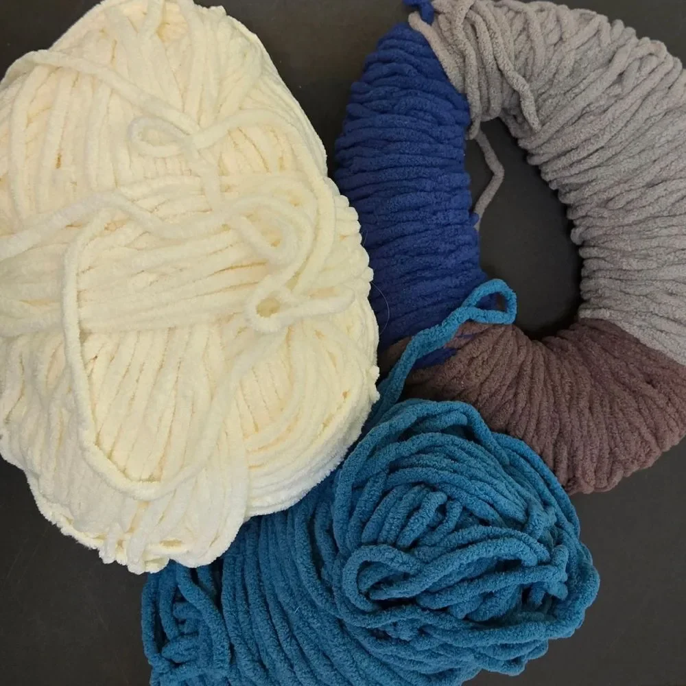 BERNAT BLANKET YARN 25 OZ